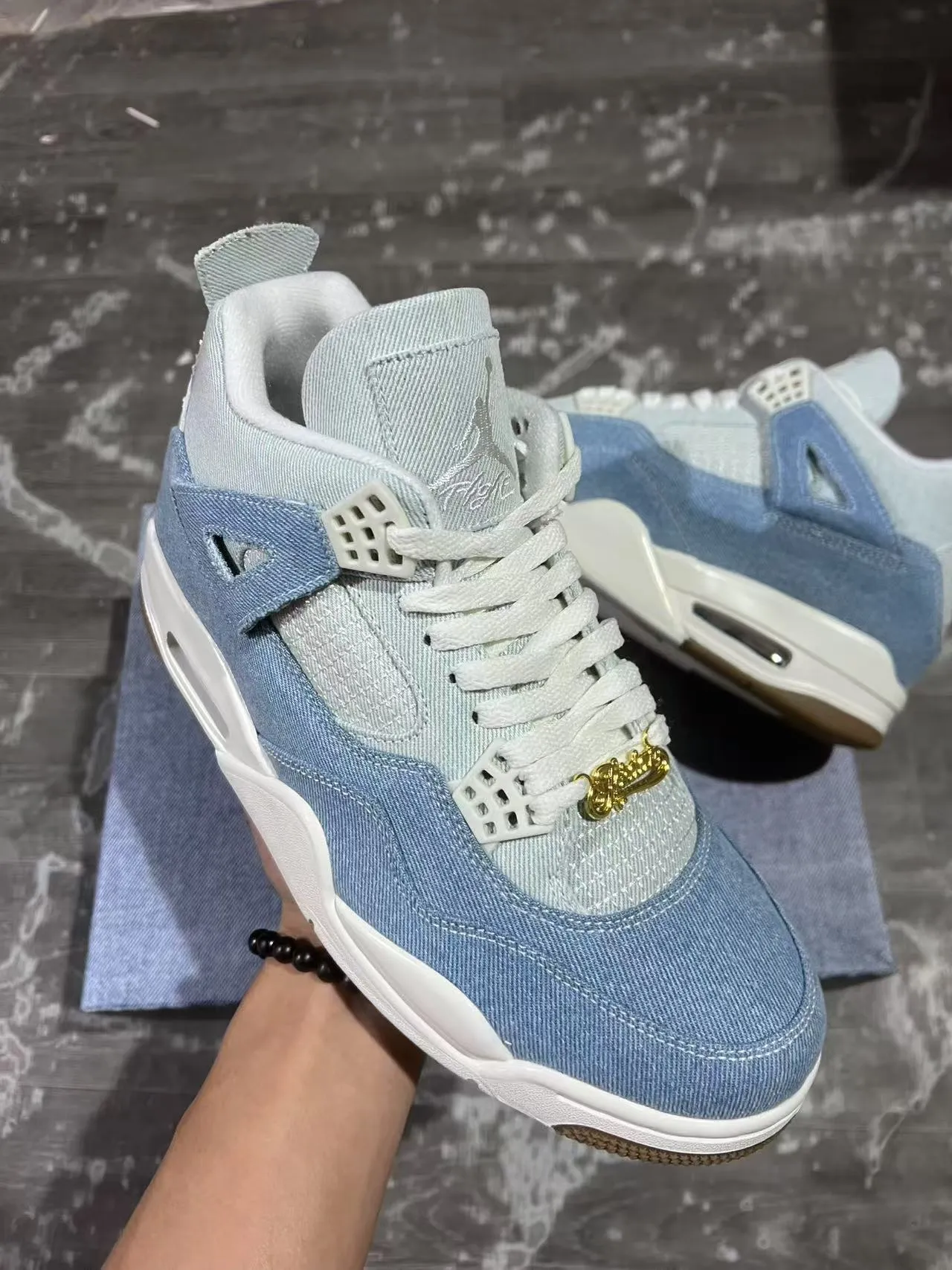 Tênis de basquete Air Jordan 4 Denim azul claro branco goma 2