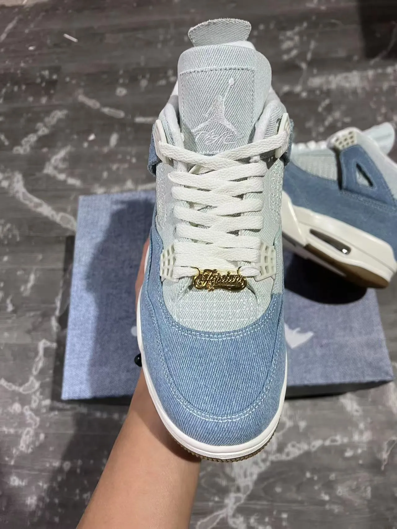 Tênis de basquete Air Jordan 4 Denim azul claro branco goma 3