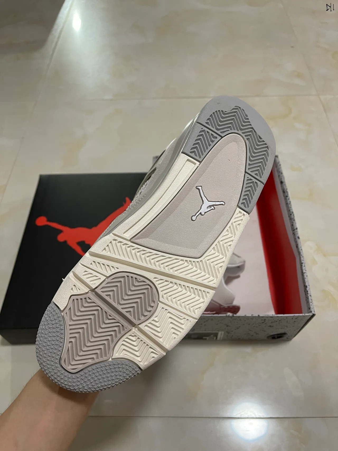 Air Jordan 4 Light Gray Metallic Lace Lock Basketball Shoes 6