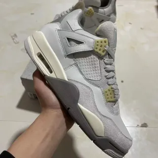 Air Jordan 4 浅灰 Off-White 篮球鞋