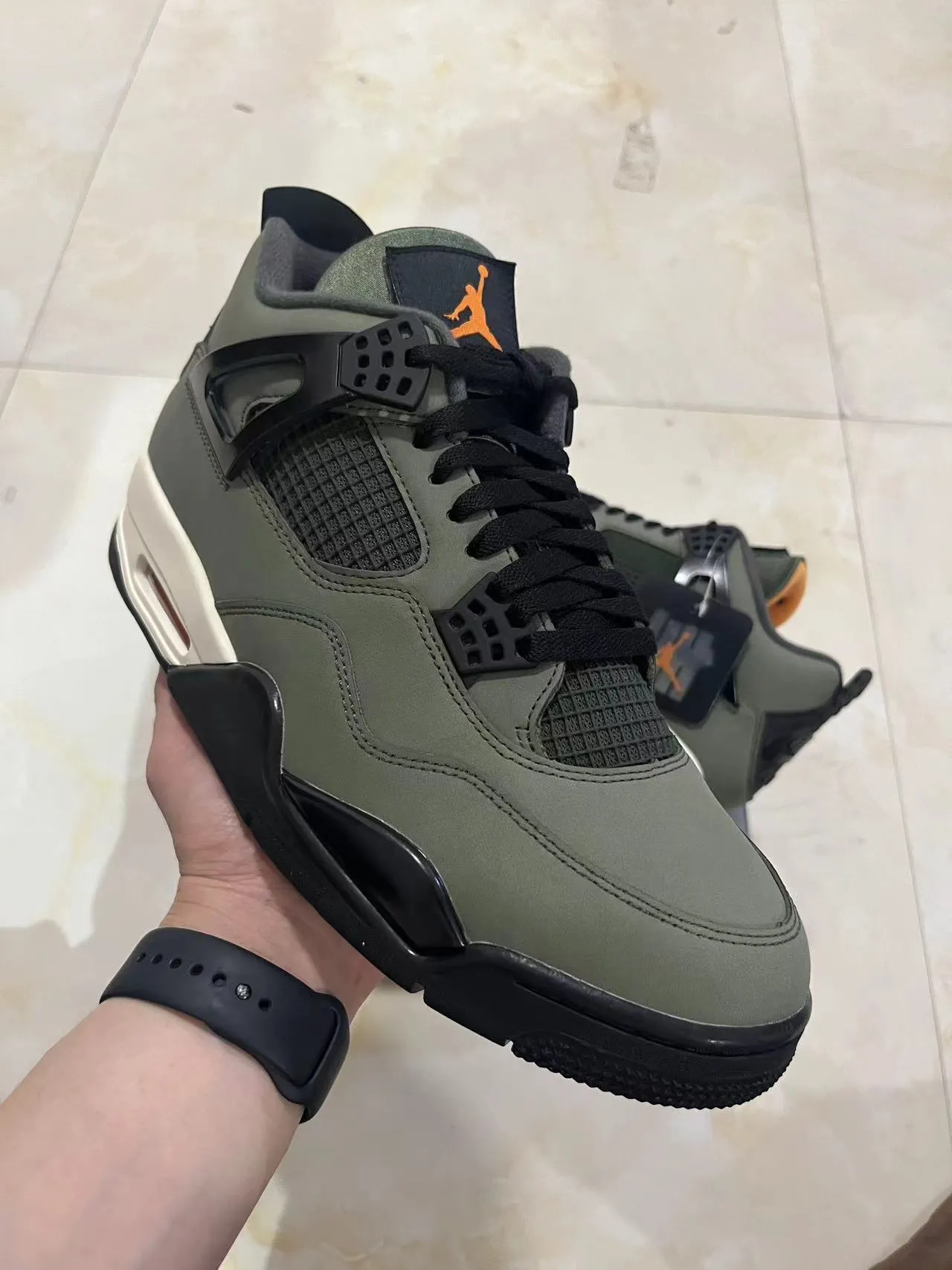 Air Jordan 4 Verde Oliva Preto Creme Tênis de Basquete 2