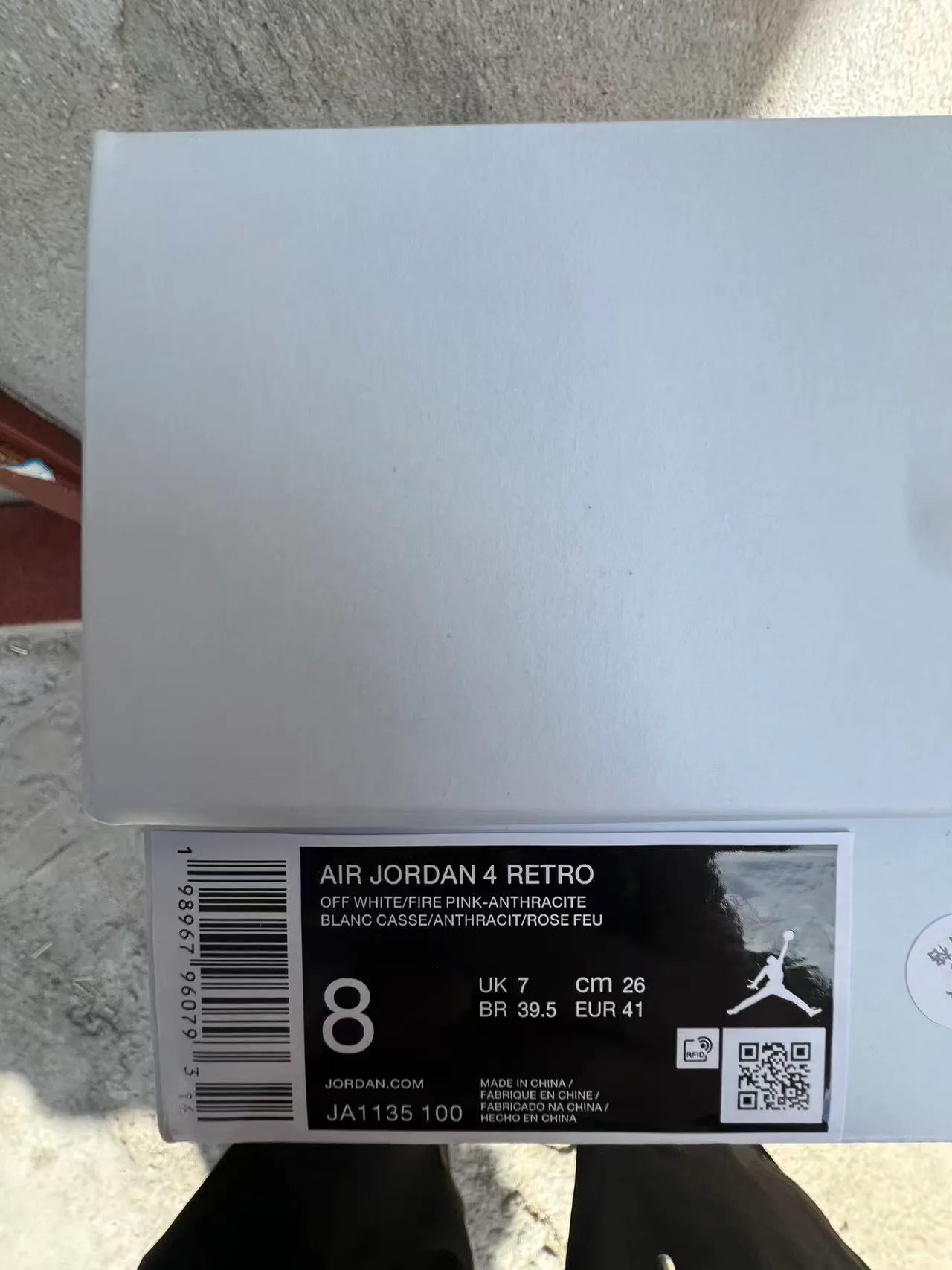 Chaussures de basketball Air Jordan 4 en mesh à dégradé blanc, noir et rose 10
