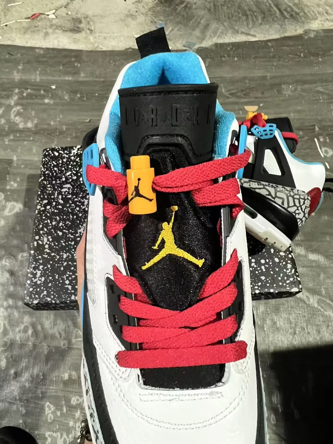 Air Jordan 4 Blanc Noir Rouge Bleu Imprimé Éléphant Chaussures de Basket 4