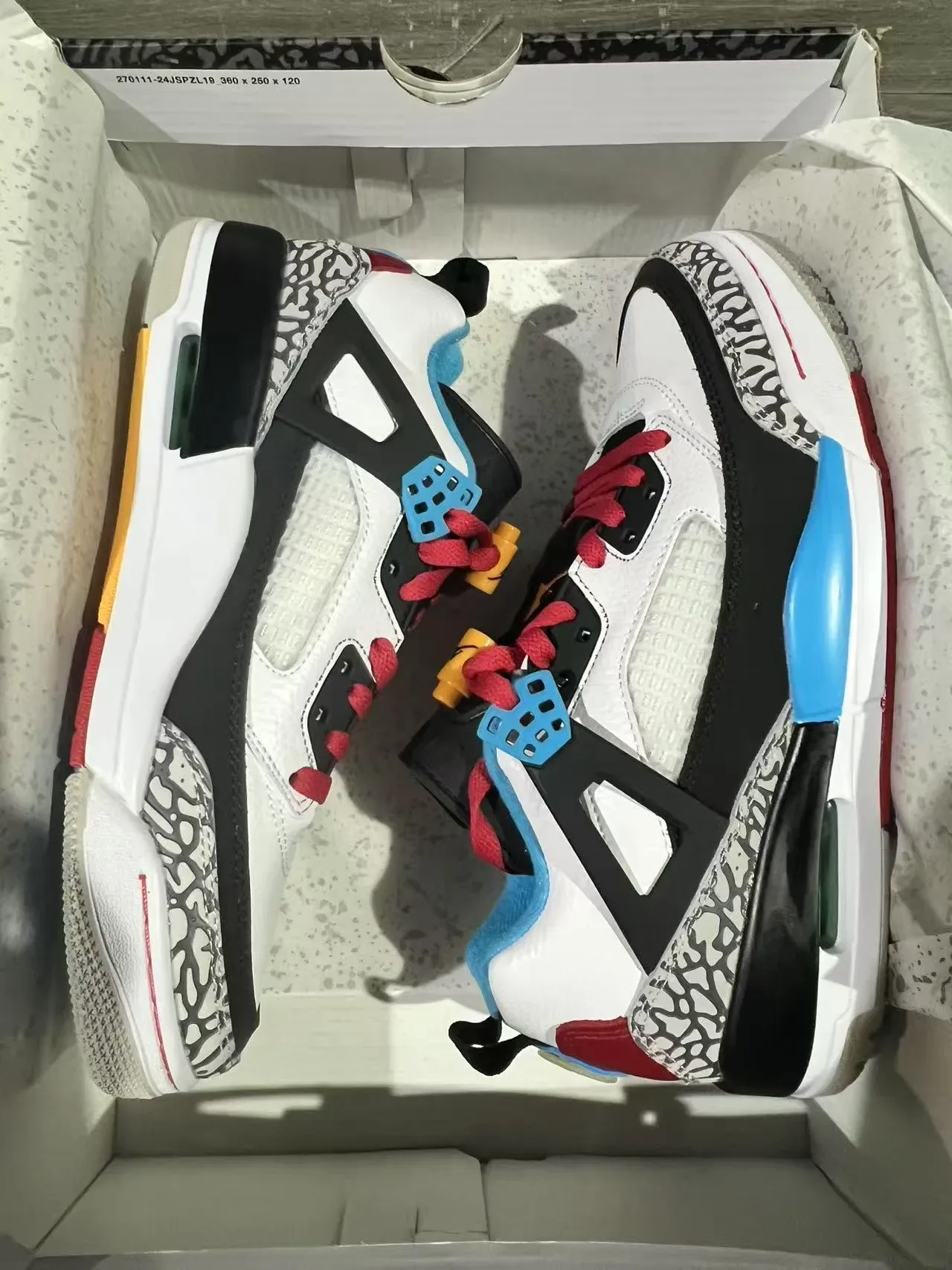 Air Jordan 4 Blanc Noir Rouge Bleu Imprimé Éléphant Chaussures de Basket 10