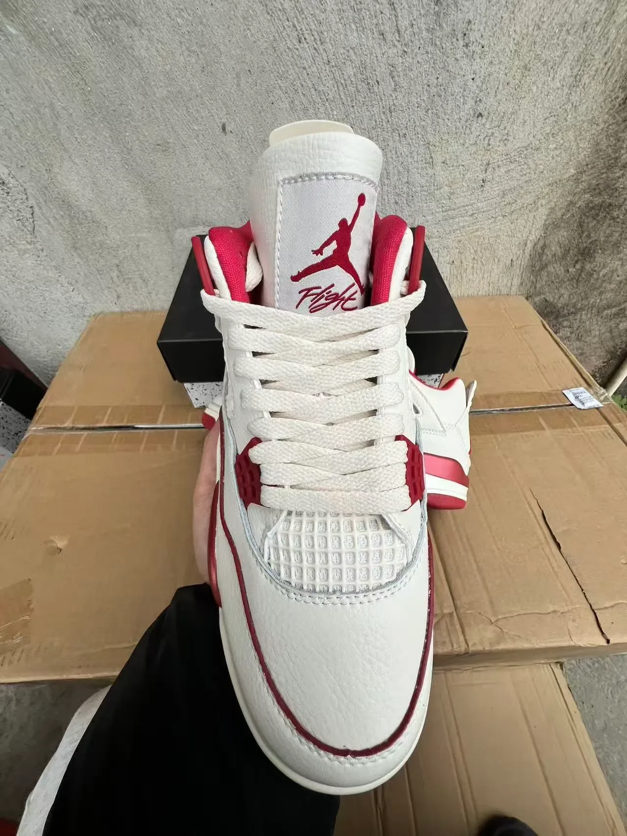 Air Jordan 4 branco e vermelho tênis de basquete 3