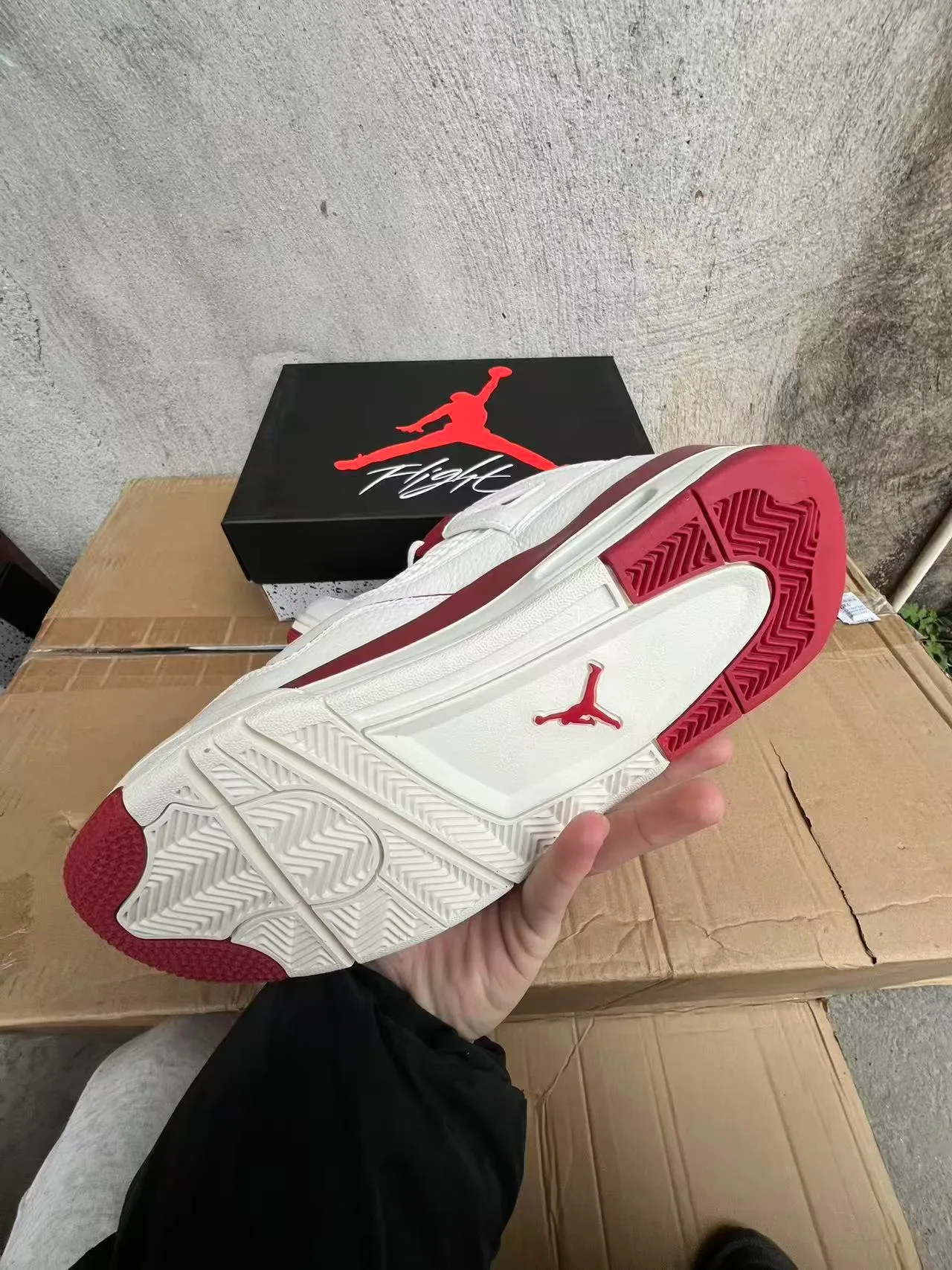 Air Jordan 4 branco e vermelho tênis de basquete 6