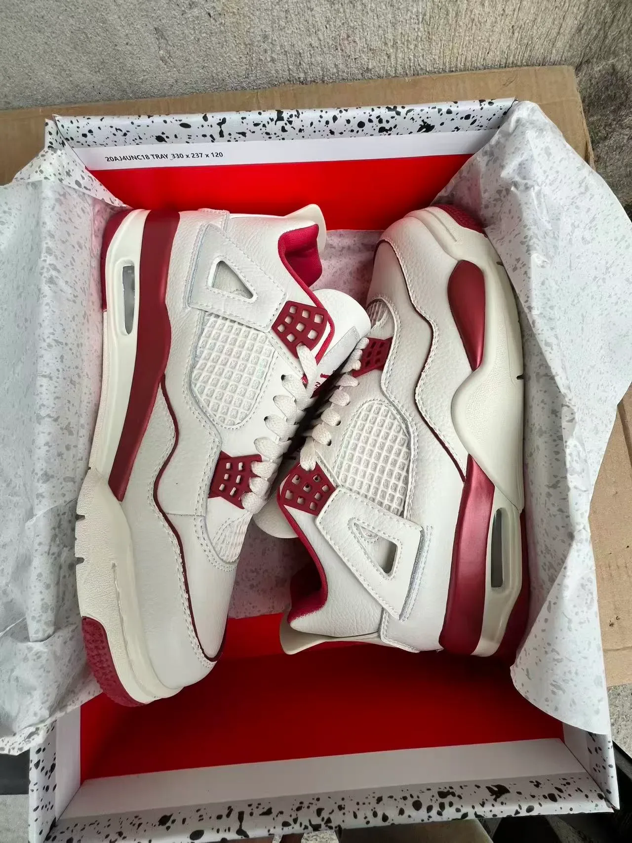 Air Jordan 4 branco e vermelho tênis de basquete 9
