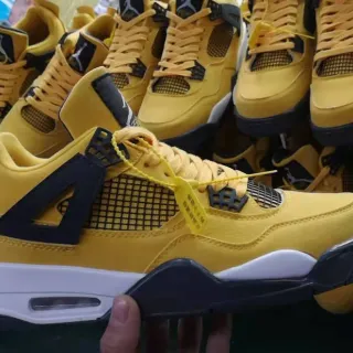 Air Jordan 4 黄黑白篮球鞋