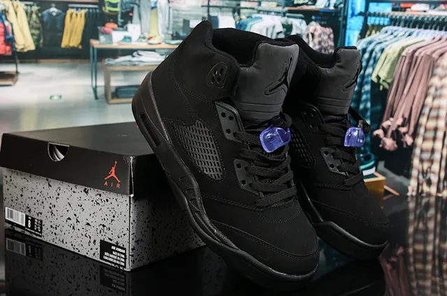 Air Jordan 5 All-Black Basketball Shoes 2