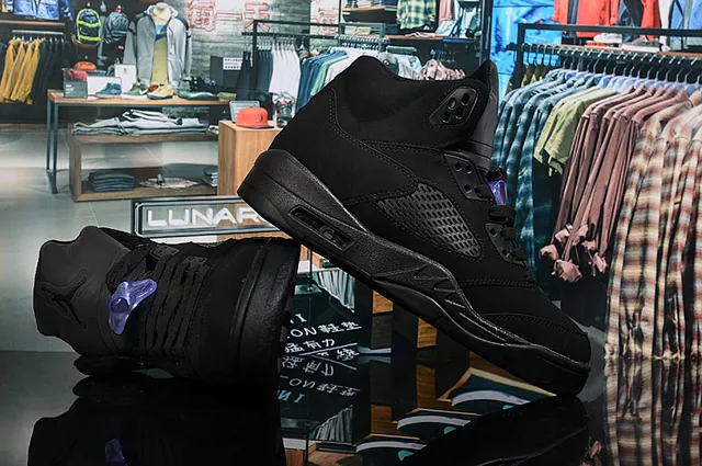 Air Jordan 5 All-Black Basketball Shoes 3
