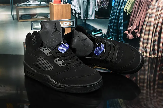 Air Jordan 5 All-Black Basketball Shoes 4