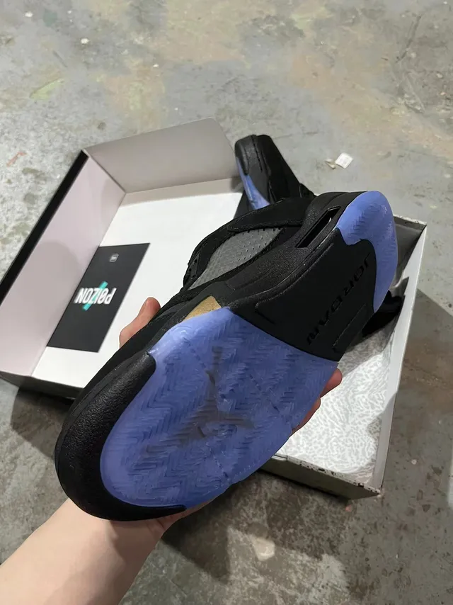 Tênis de basquete Air Jordan 5 Preto e Dourado '20' 4