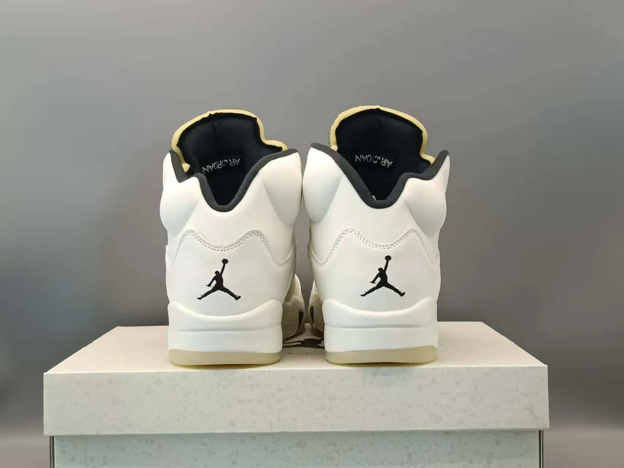 Tênis de basquete Air Jordan 5 branco e preto 3