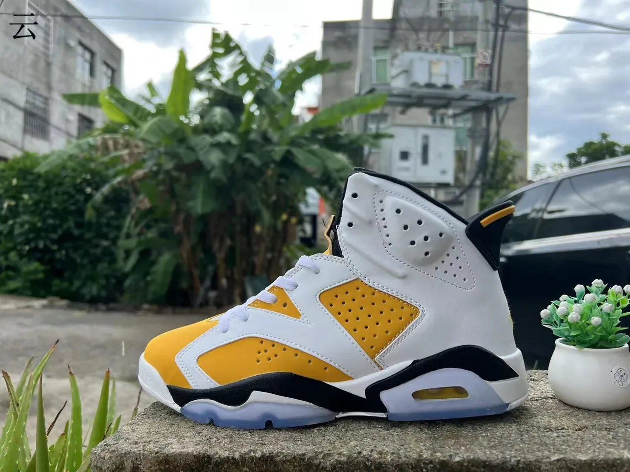 Air Jordan 6 Branco Amarelo Preto Tênis de Basquete 3