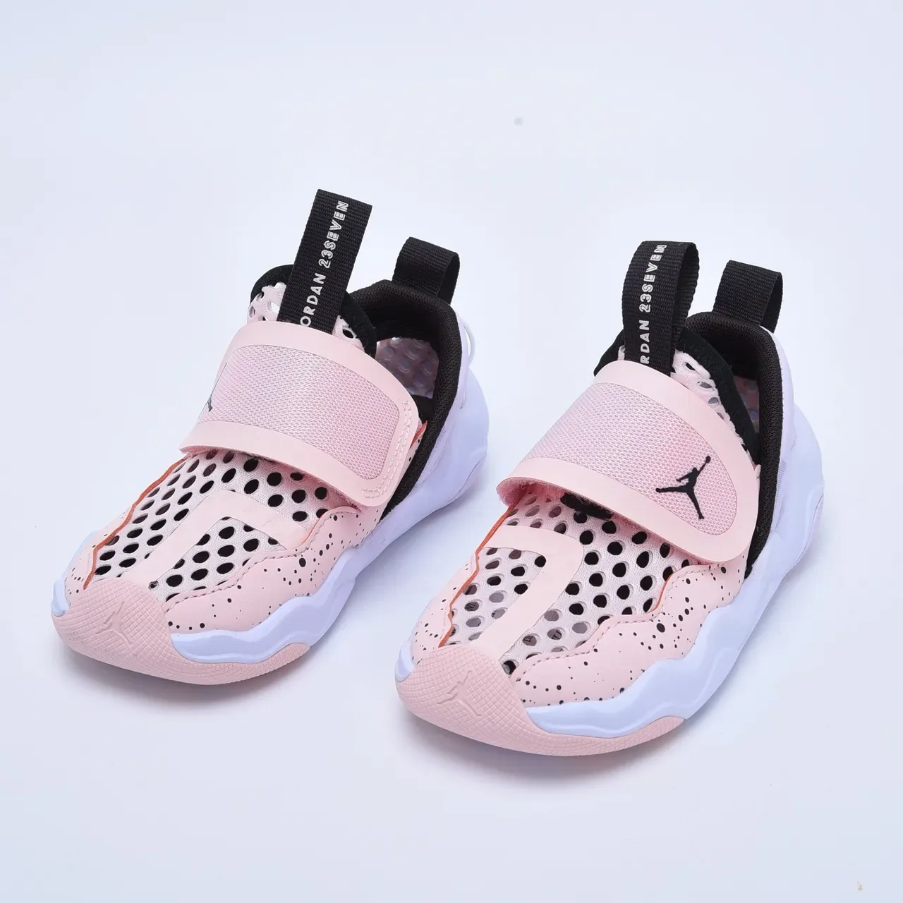 Baskets lifestyle sans lacets en mesh perforé noir et blanc Air Jordan 23