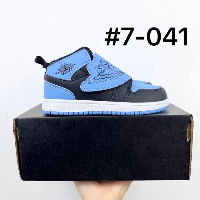 Chaussures de basketball basses Air Jordan gris et bleu avec fermeture à bride 2