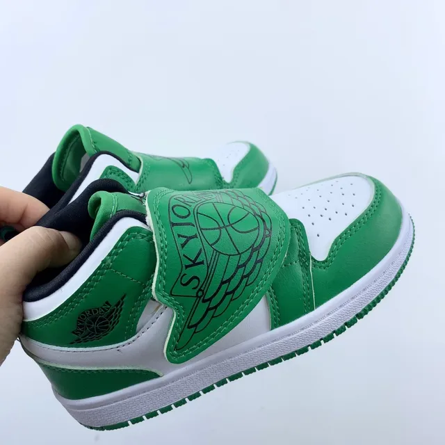 Chaussures de basketball basses Air Jordan gris et bleu avec fermeture à bride 8
