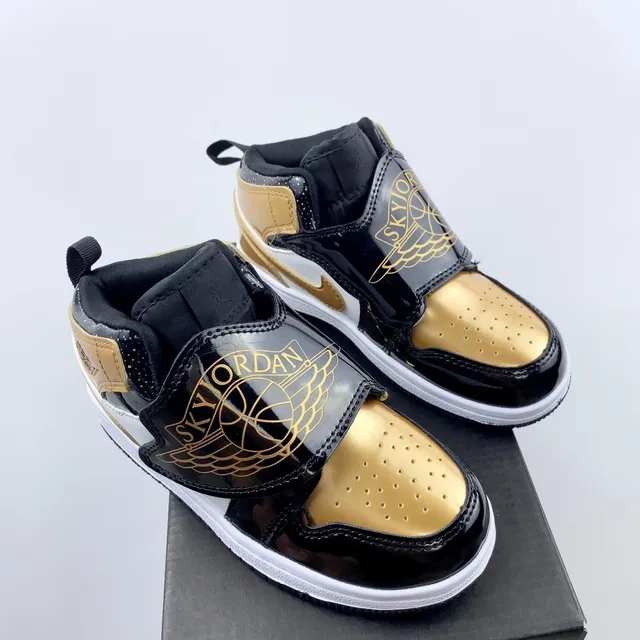 Chaussures de basketball basses Air Jordan gris et bleu avec fermeture à bride 24