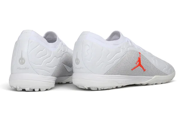 Chaussures de football en salle Air Jordan Phantom GT Indoor blanc et orange 14