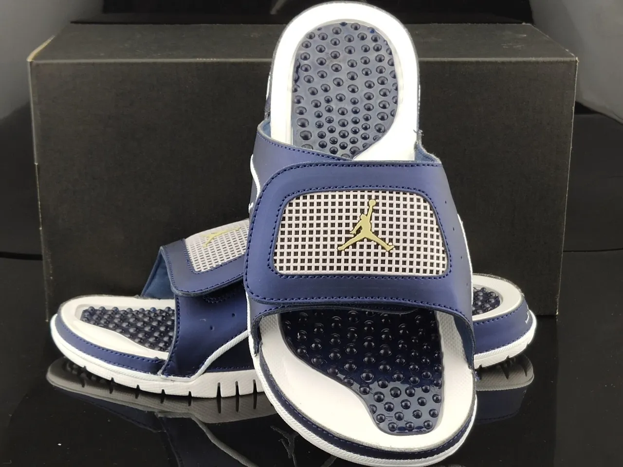 شبشب Air Jordan Slide كحلي وأبيض وذهبي 3