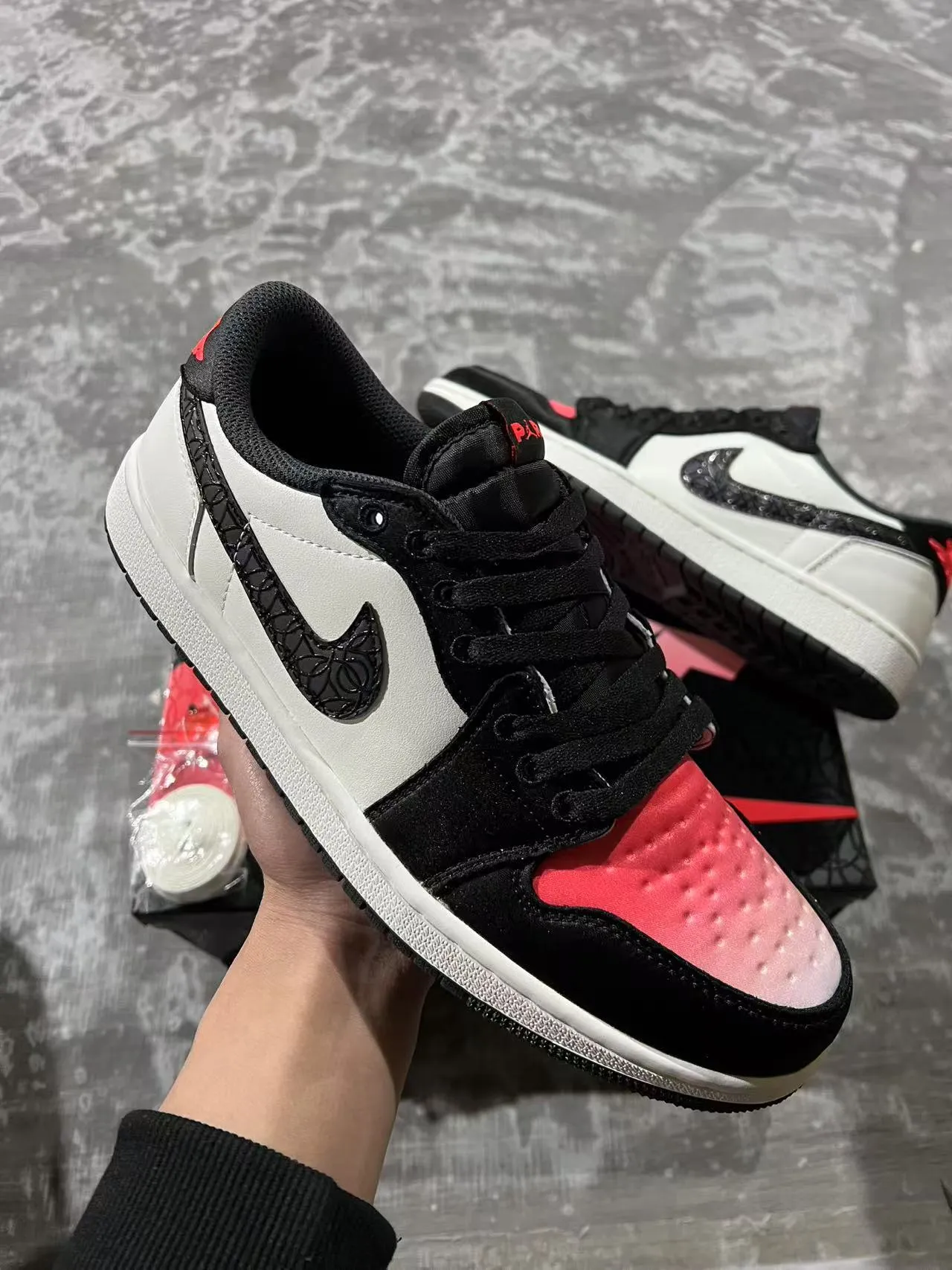 Air Jordan White Black Low-Top Leather-and-Synthetic Upper Basketball Shoes 2