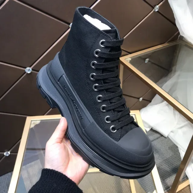 Alexander McQueen ওভারসাইজড ব্ল্যাক চাঙ্ক স্নিকার 2