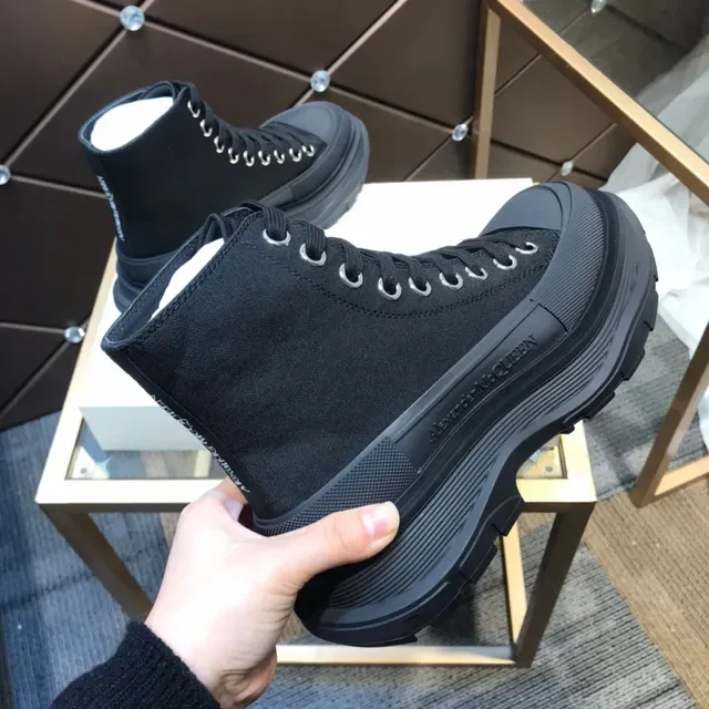 Alexander McQueen ওভারসাইজড ব্ল্যাক চাঙ্ক স্নিকার 5