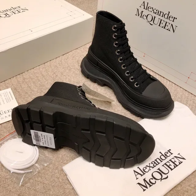 Alexander McQueen Oversized Sneaker Black Lifestyle Sneakers 4