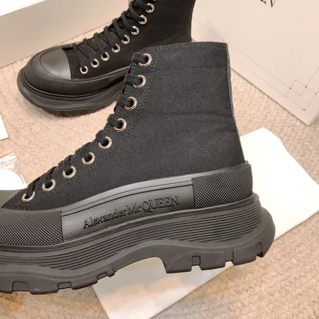 Alexander McQueen Oversized Sneaker Black Lifestyle Sneakers 8