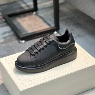 Alexander McQueen ओवरसाइज स्नीकर काला लाइफस्टाइल स्नीकर