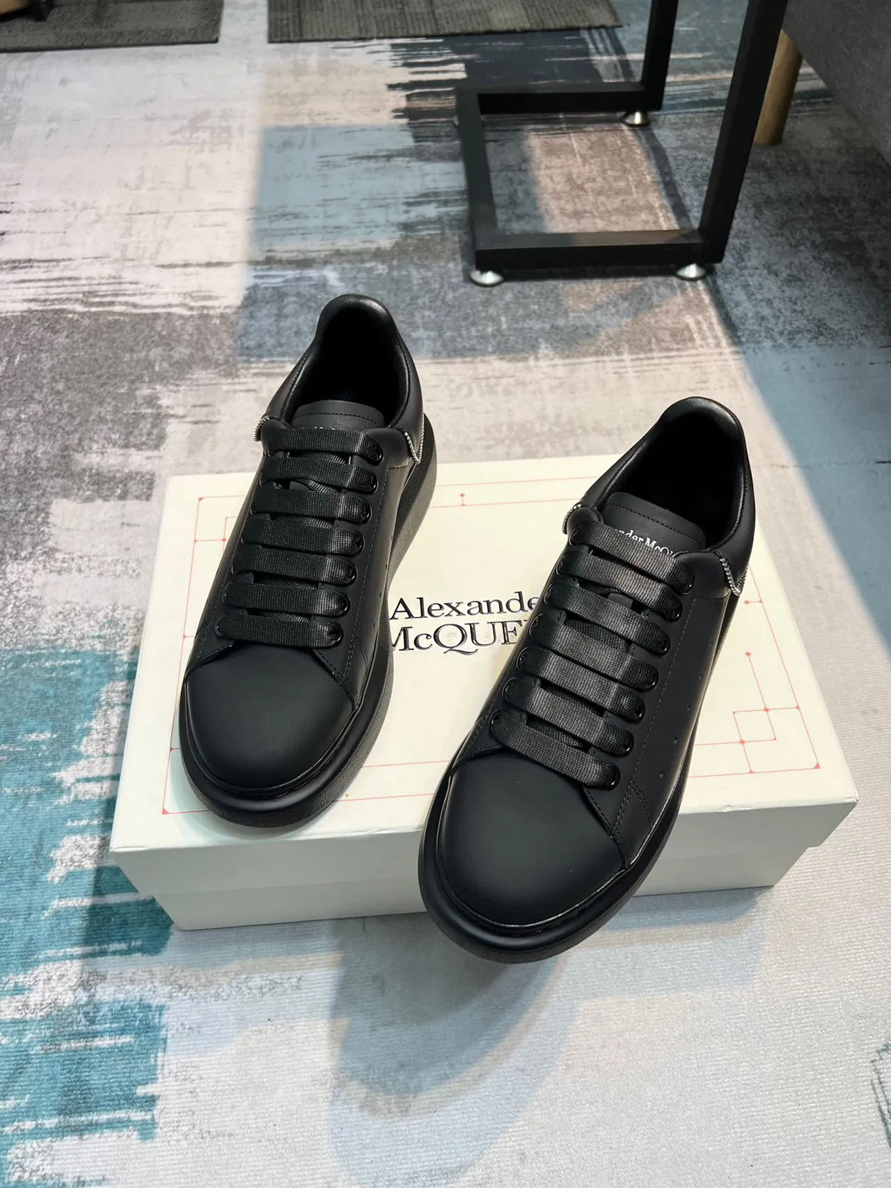 Alexander McQueen ওভারসাইজ স্নিকার কালো লাইফস্টাইল স্নিকার 6