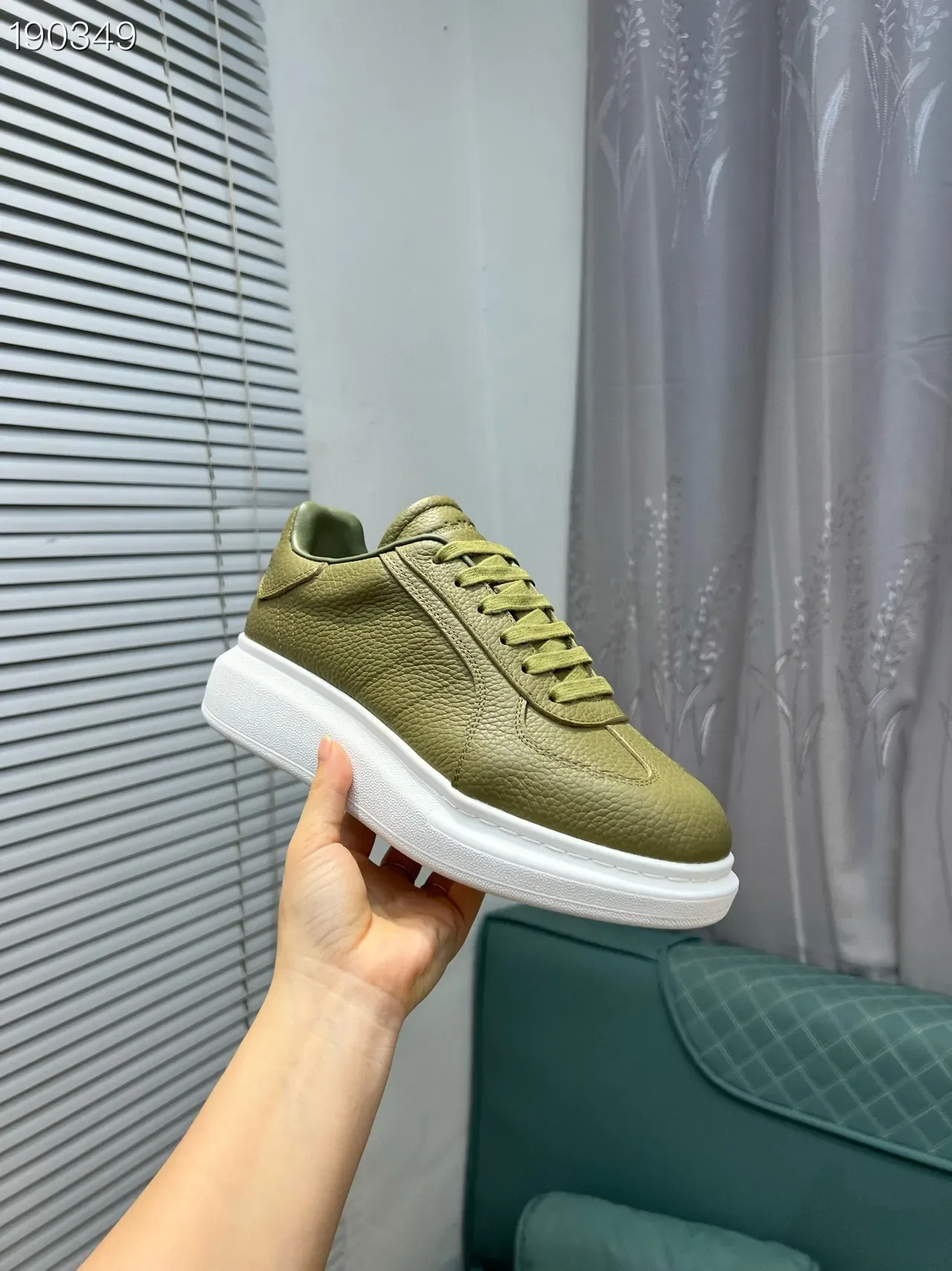 Alexander McQueen حذاء رياضي oversized أخضر زيتوني أحذية أسلوب حياة 8