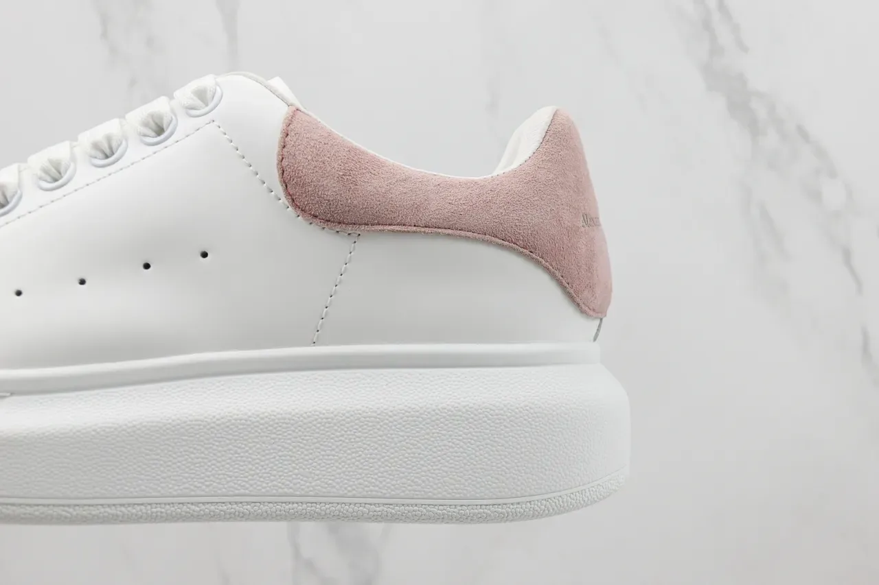 Alexander McQueen oversized sneaker blanc et rose poudré lifestyle sneakers 7