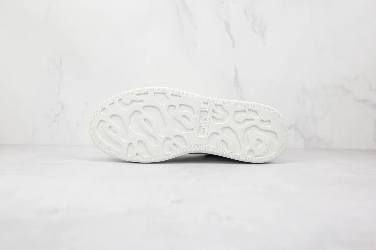 Alexander McQueen Oversized Tênis Branco Preto Lifestyle 3