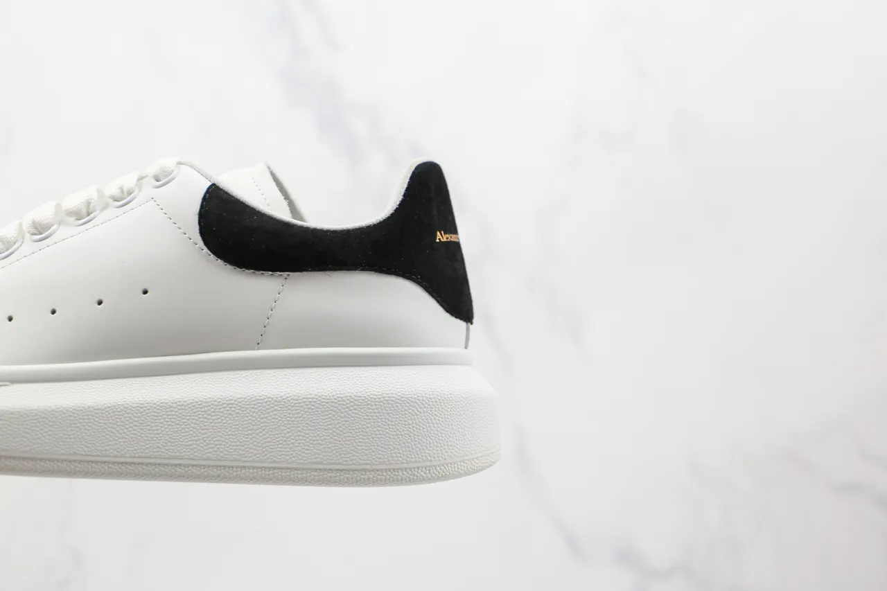 Alexander McQueen Oversized Tênis Branco Preto Lifestyle 4