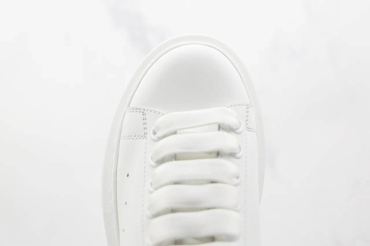 Alexander McQueen Oversized Tênis Branco Preto Lifestyle 5