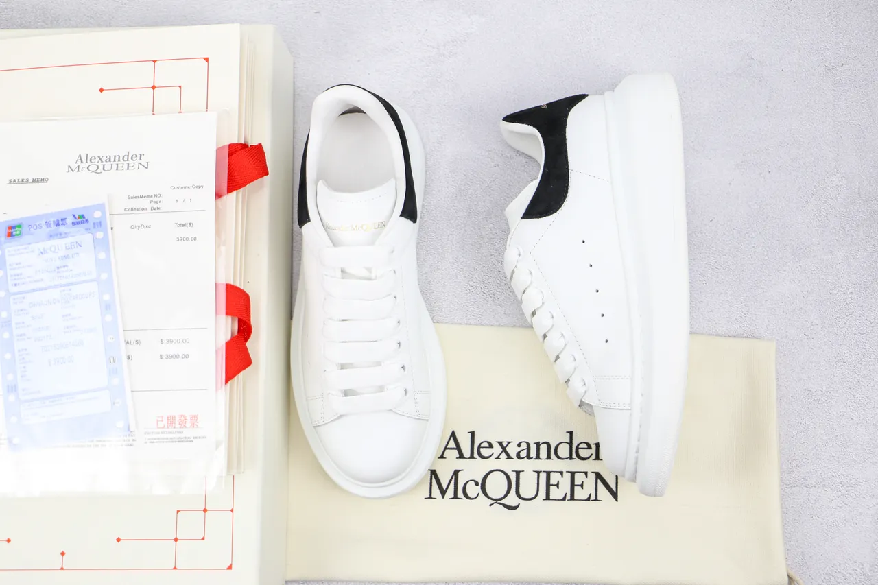Alexander McQueen Oversized Tênis Branco Preto Lifestyle 7