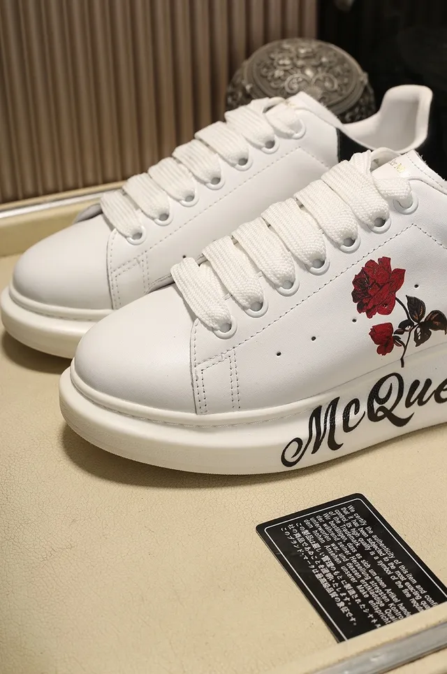 Alexander McQueen Oversized Sneaker Blanco Negro Silueta Cuero Superior Lifestyle Sneakers 5