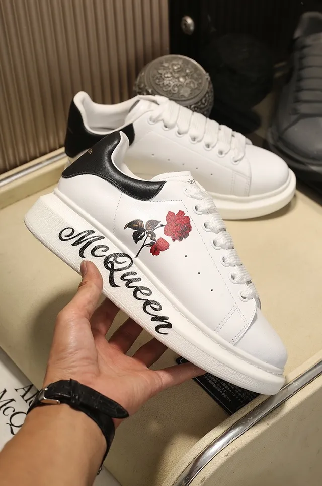 Alexander McQueen Oversized Sneaker Blanco Negro Silueta Cuero Superior Lifestyle Sneakers 6