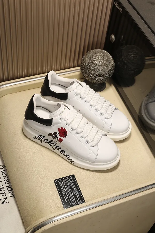 Alexander McQueen Oversized Sneaker Blanco Negro Silueta Cuero Superior Lifestyle Sneakers 7