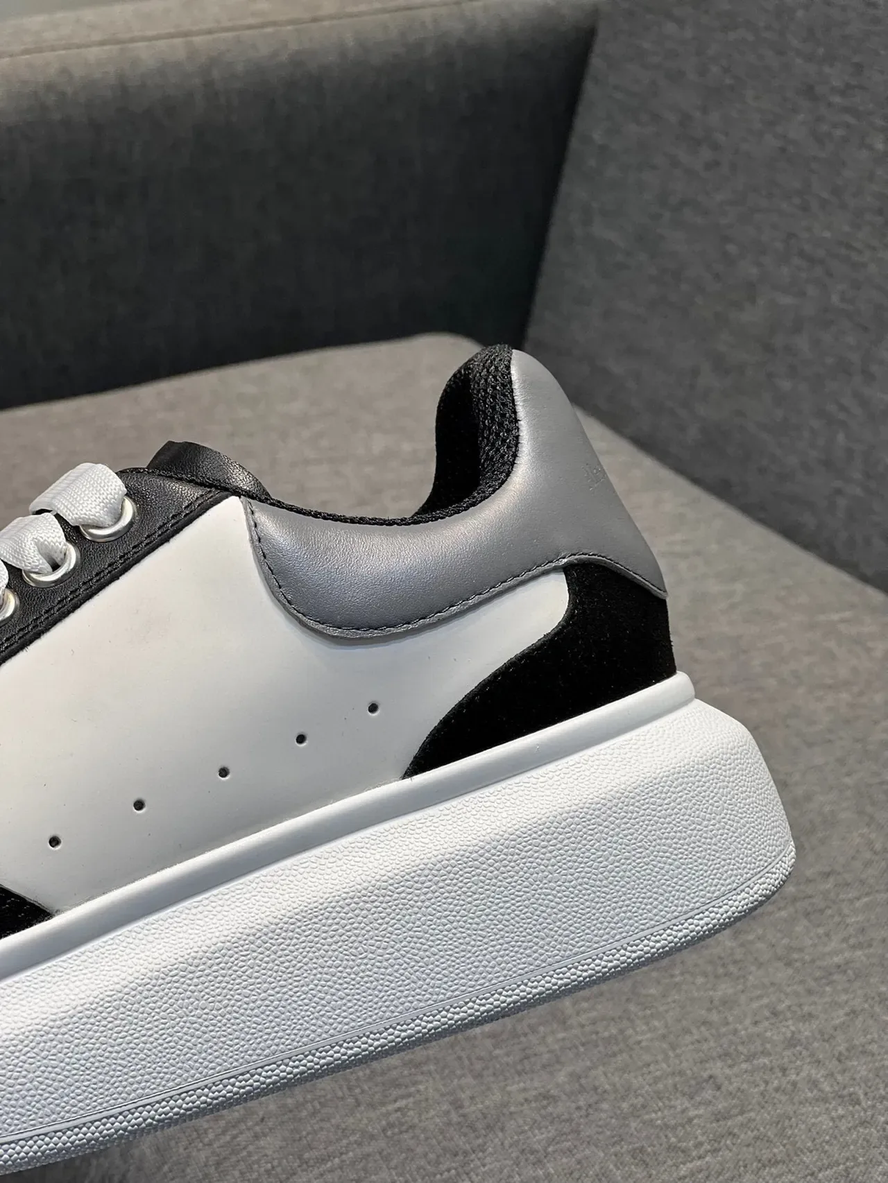 Alexander McQueen Oversized Sneaker White Black Silver Lifestyle Sneakers 3