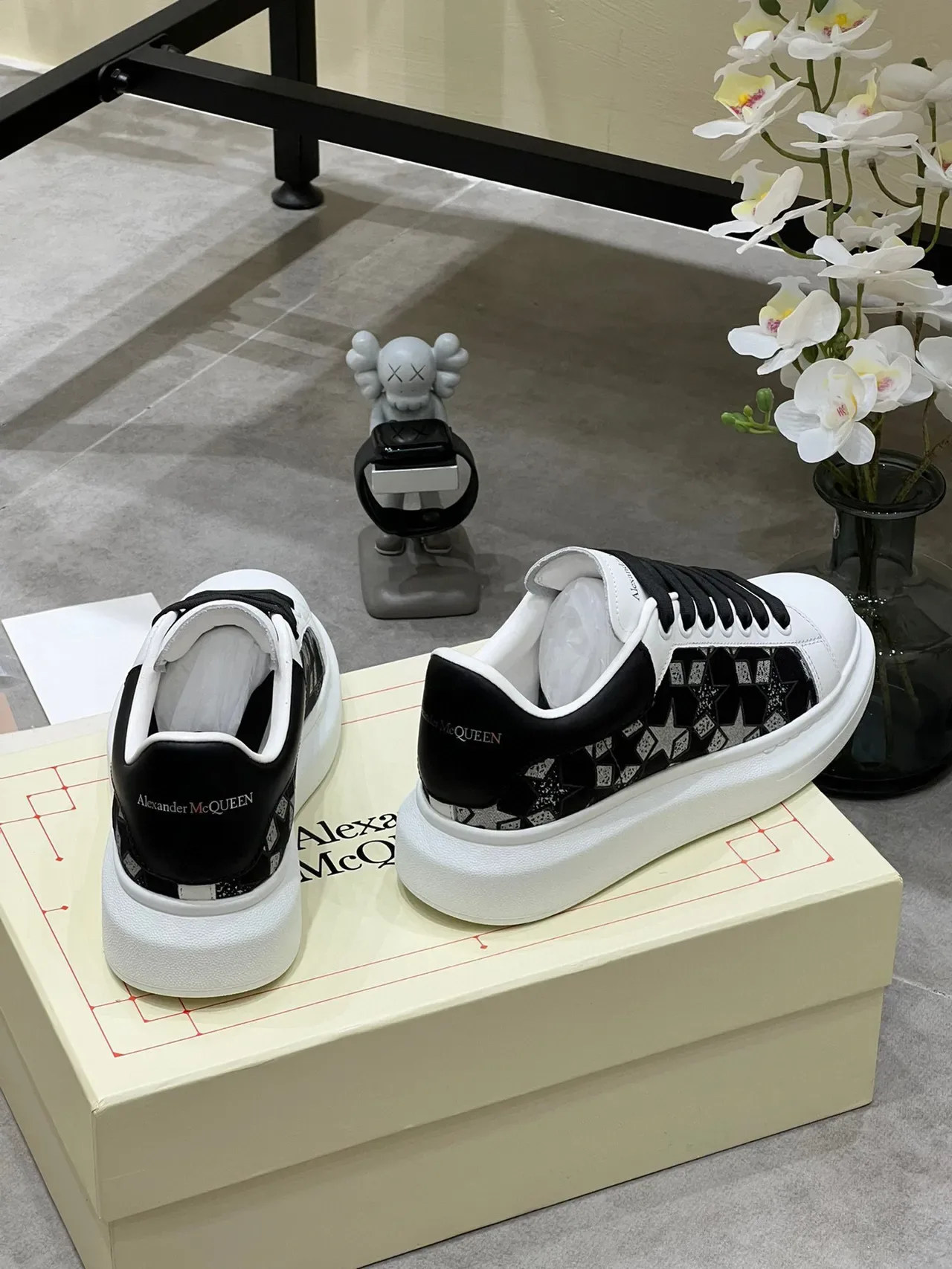 Alexander McQueen Tênis Oversized Branco Preto Estrela Jacquard Lifestyle Tênis 3