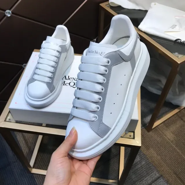 Alexander McQueen 超大号白色黄色平台鞋底拼色鞋面生活方式运动鞋 3