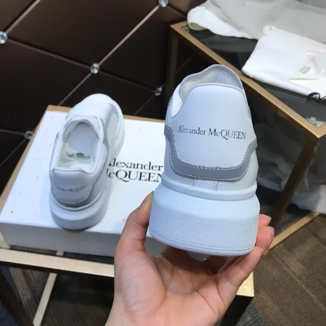 Alexander McQueen 超大号白色黄色平台鞋底拼色鞋面生活方式运动鞋 6