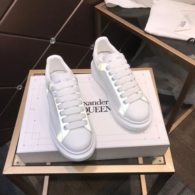 Alexander McQueen 超大号白色黄色平台鞋底拼色鞋面生活方式运动鞋 7