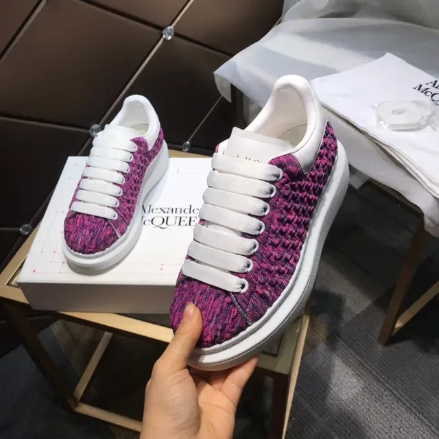 Alexander McQueen গোলাপি সাদা নিট উপর ওভারসাইজড সোল লাইফস্টাইল স্নিকার্স 4