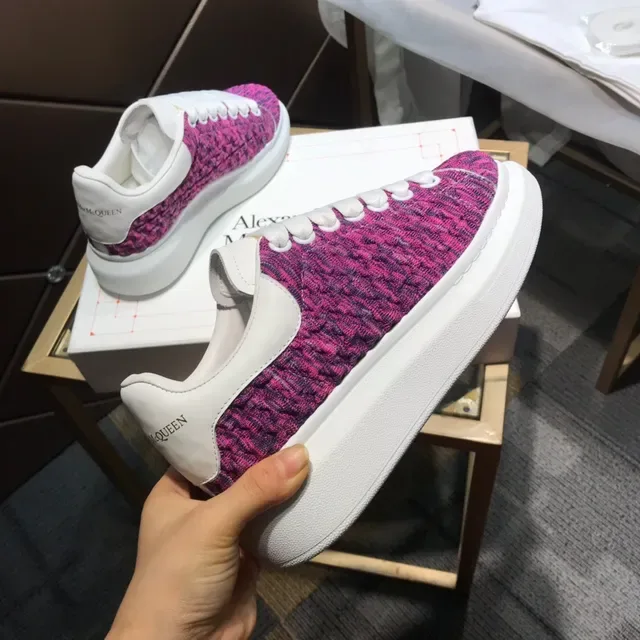 Alexander McQueen গোলাপি সাদা নিট উপর ওভারসাইজড সোল লাইফস্টাইল স্নিকার্স 6