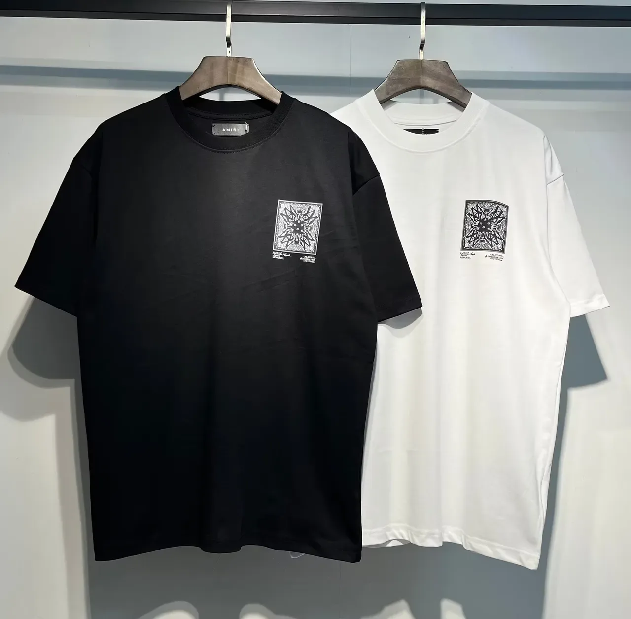 Amiri Bandana Print Graphic T-Shirt 11