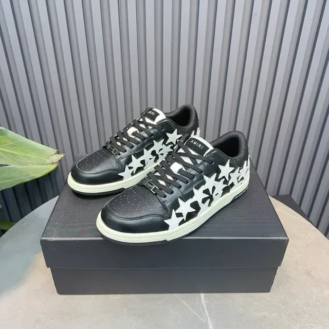 Amiri MA Court impression d'étoiles noir et blanc sneakers lifestyle 2