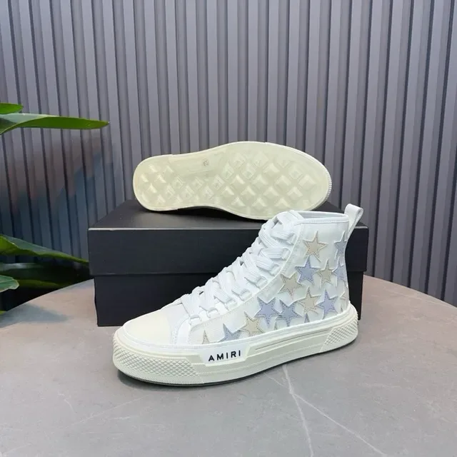 Amiri Skel Top baskets lifestyle à lacets hauts blancs avec étoile appliquée 8
